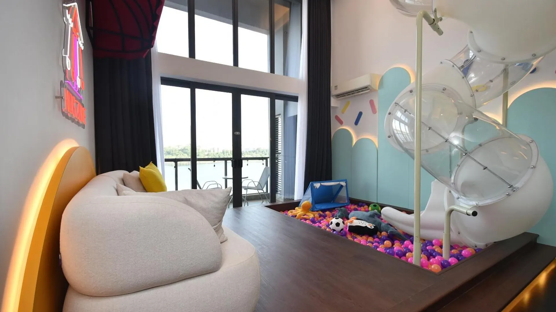 R&F Princess Cove By Nest Home At 新山