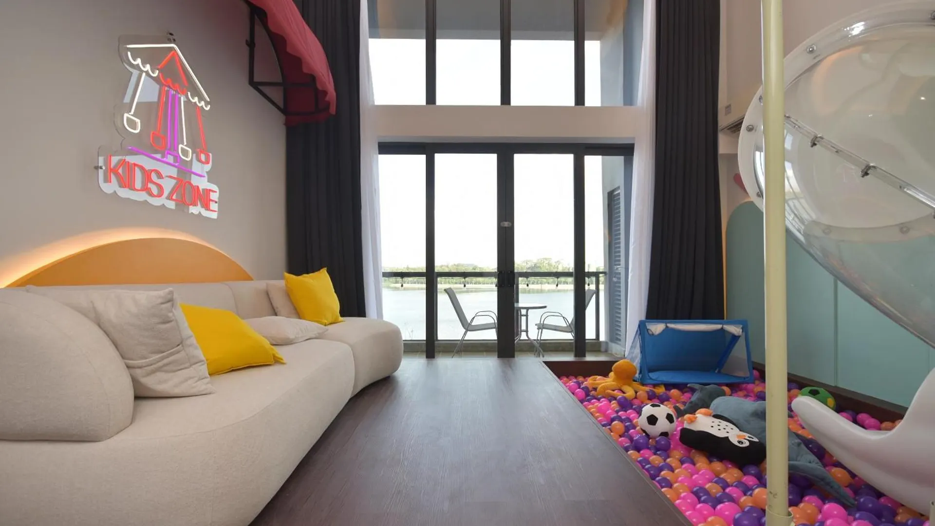 R&F Princess Cove By Nest Home At 新山 公寓